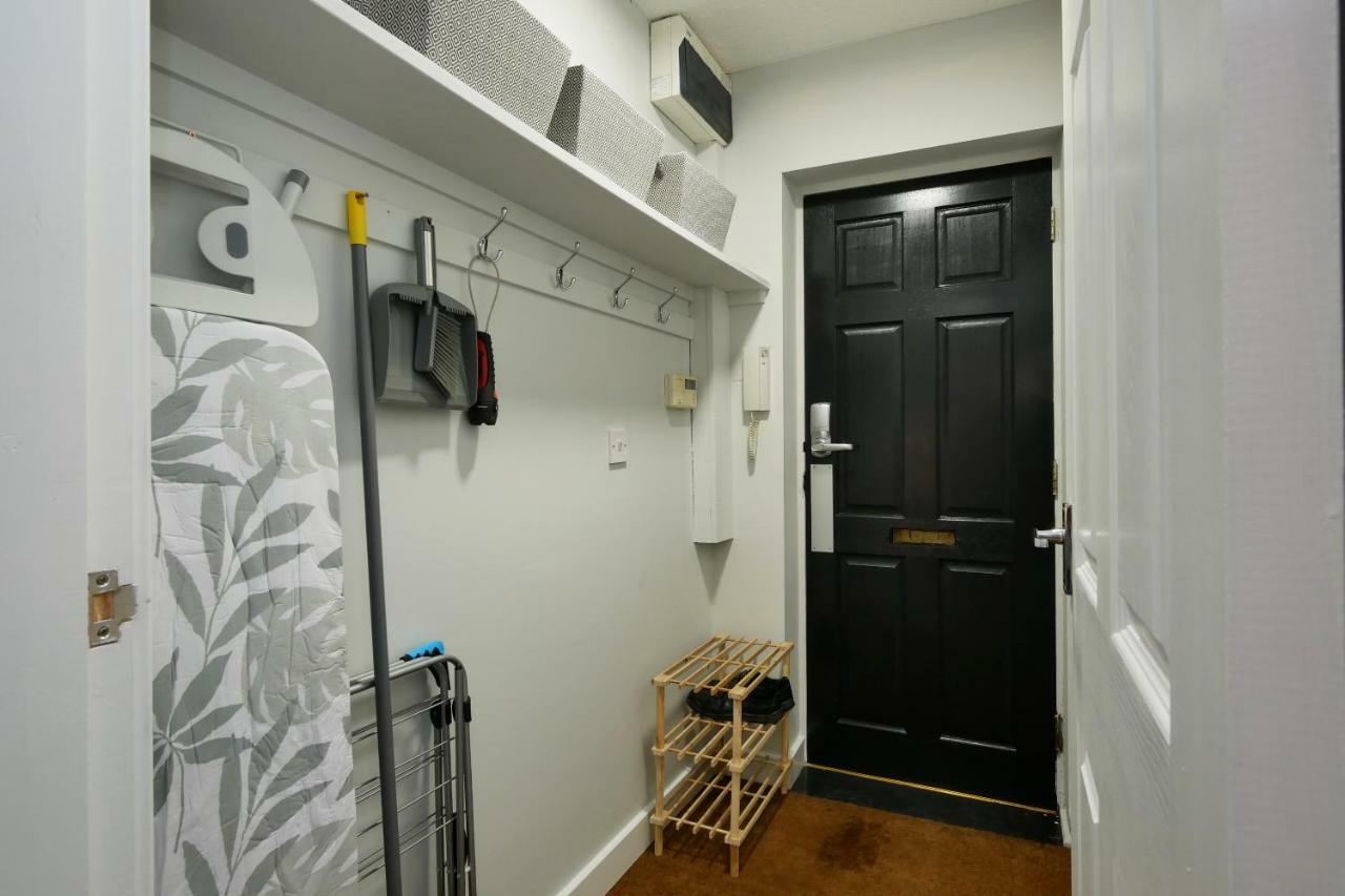 Crewe Short Lets 4 Victoria Court, Crewe Apartment ภายนอก รูปภาพ