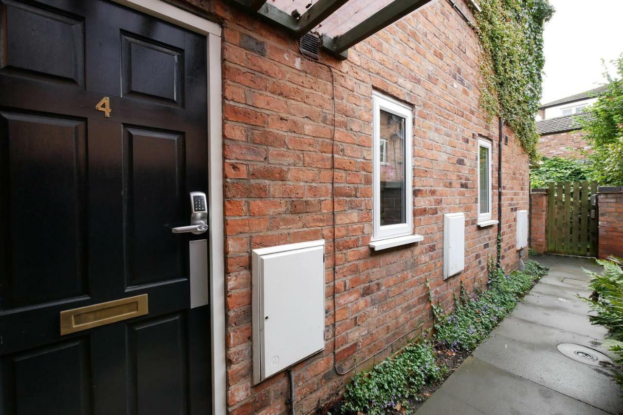 Crewe Short Lets 4 Victoria Court, Crewe Apartment ภายนอก รูปภาพ